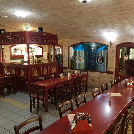 Hotel Cisar Ferdinand Loket Esterno foto