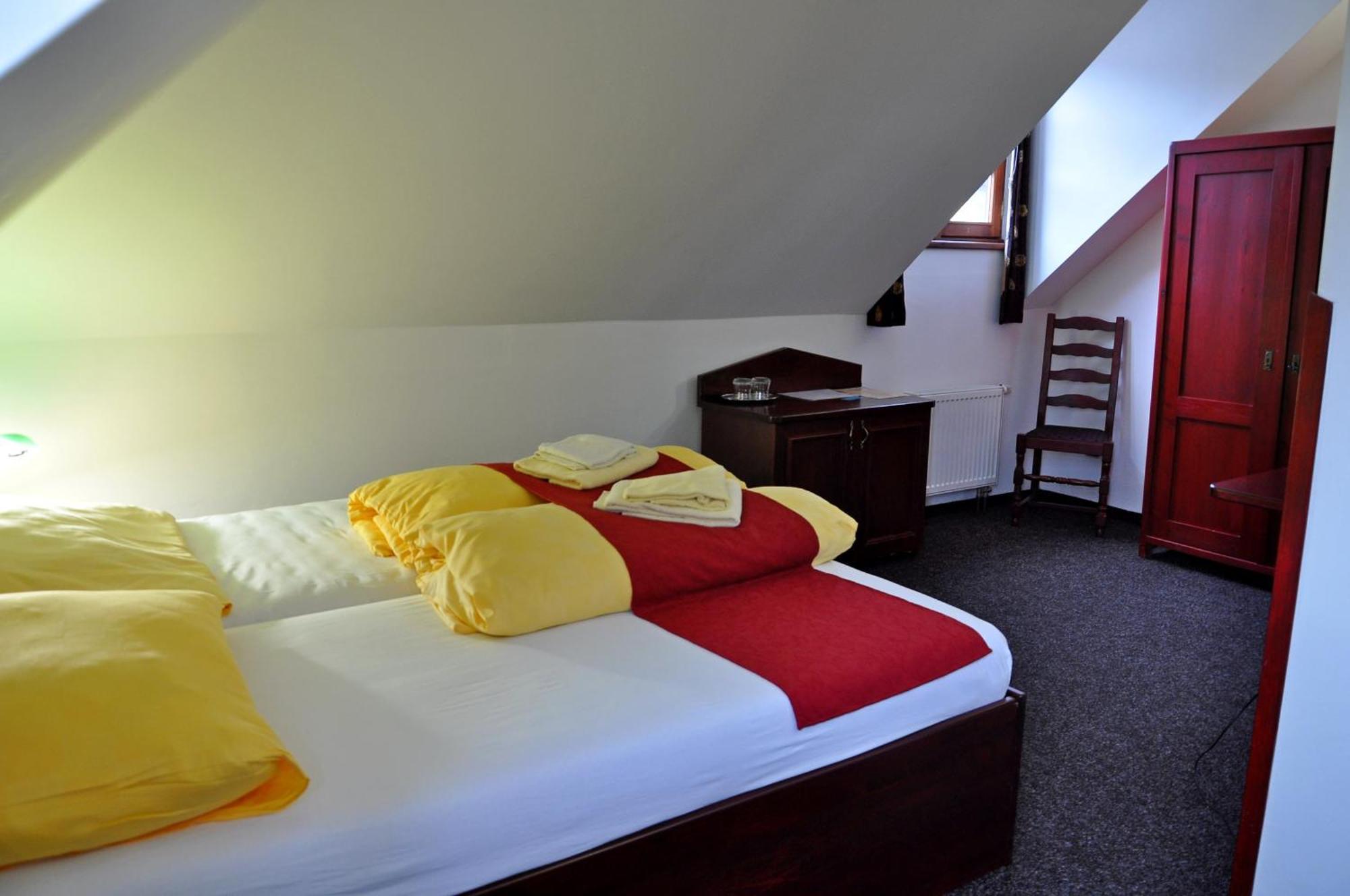 Hotel Cisar Ferdinand Loket Camera foto