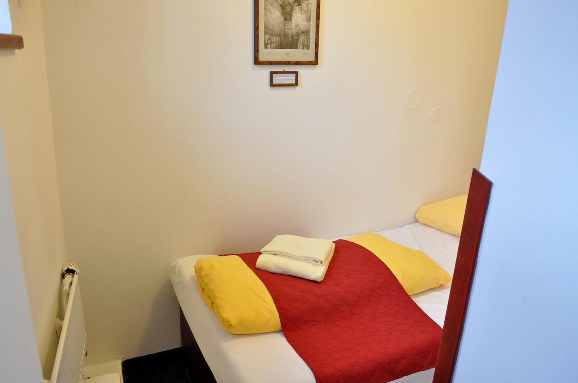 Hotel Cisar Ferdinand Loket Camera foto