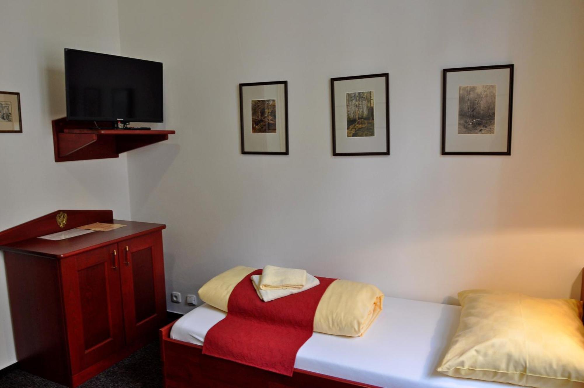 Hotel Cisar Ferdinand Loket Camera foto